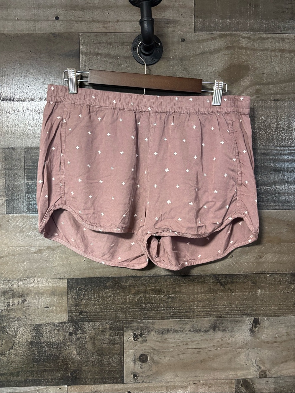 RVCA Dusty Rose Athletic Shorts with White accent Print Pockets L